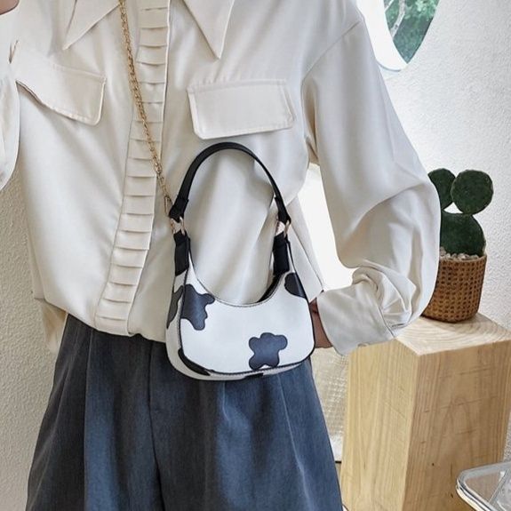 2wayバッグ 牛柄ユーティリティバッグ 小さめ斜めがけ女性用軽量鞄