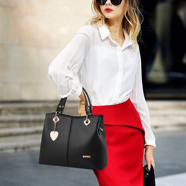 2wayバッグ ハート型チャーム付き上品な手提げショルダーバッグ