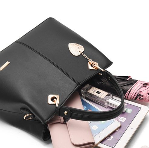 2wayバッグ ハート型チャーム付き上品な手提げショルダーバッグ