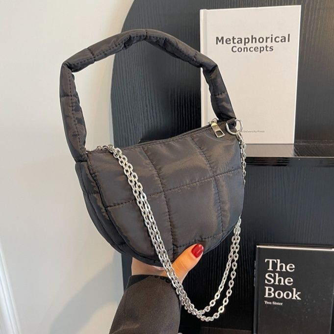 2wayバッグ キルティング風小型半月形ハンドバッグ