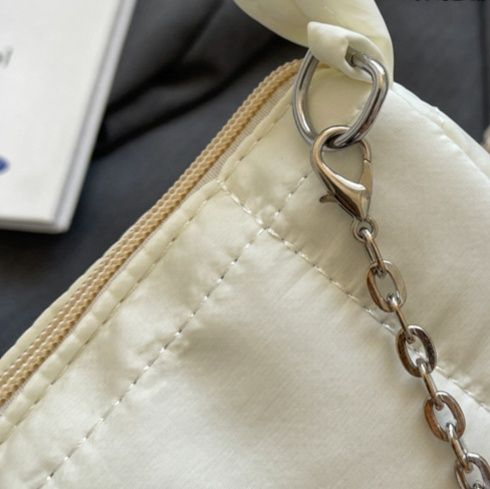 2wayバッグ キルティング風小型半月形ハンドバッグ