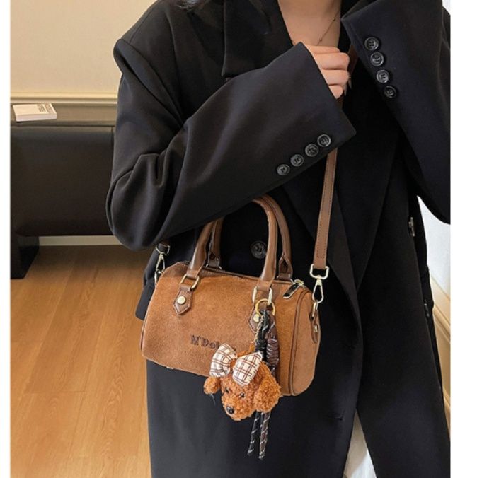 2wayバッグ くま飾り付き小型ハンドル　ショルダーバッグ