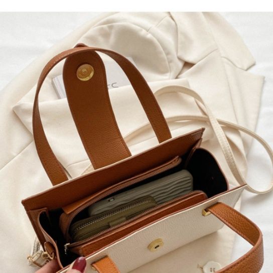 2wayバッグ 上品な金具使いが魅力の本革風　ショルダーバック