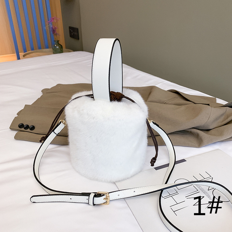 2wayバッグ ふわふわ毛皮ショルダーバッグ バケツ型２種類持ち小型鞄