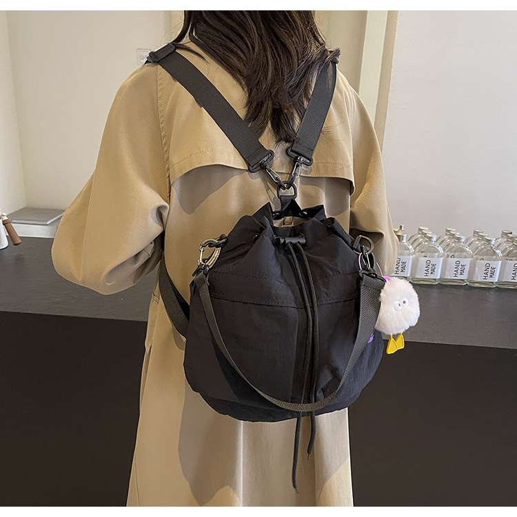 2wayバッグ 巾着型 ショルダーバッグ ファー飾り付き