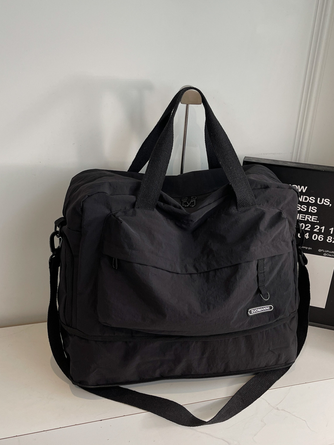 2wayバッグ 多機能ポケット付き軽量ナイロン　ボストンバッグ