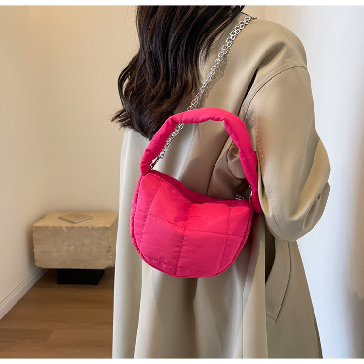 2wayバッグ キルティング風小型半月形ハンドバッグ