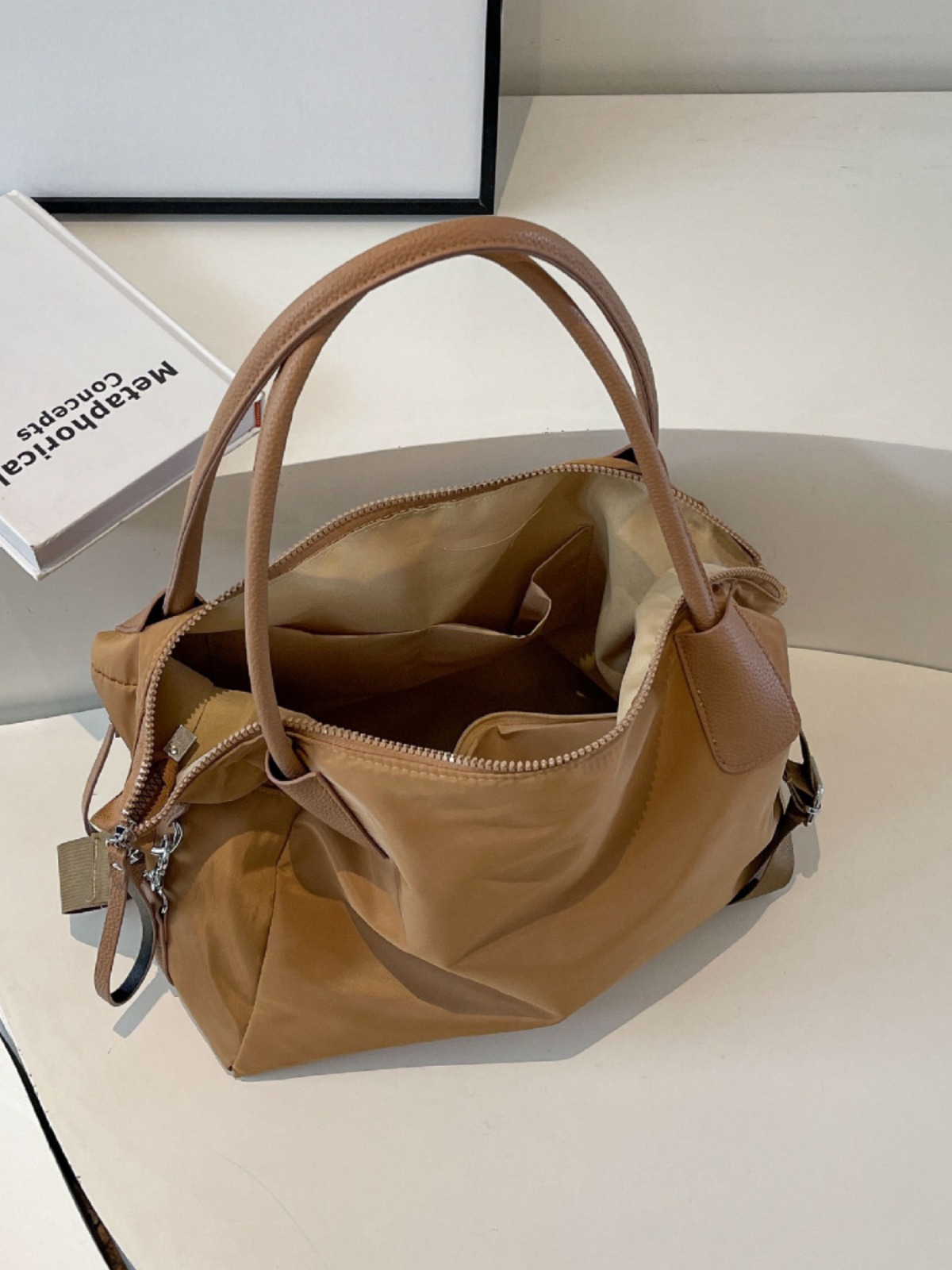 2wayバッグ 柔らか素材の斜め掛け　トートバッグ