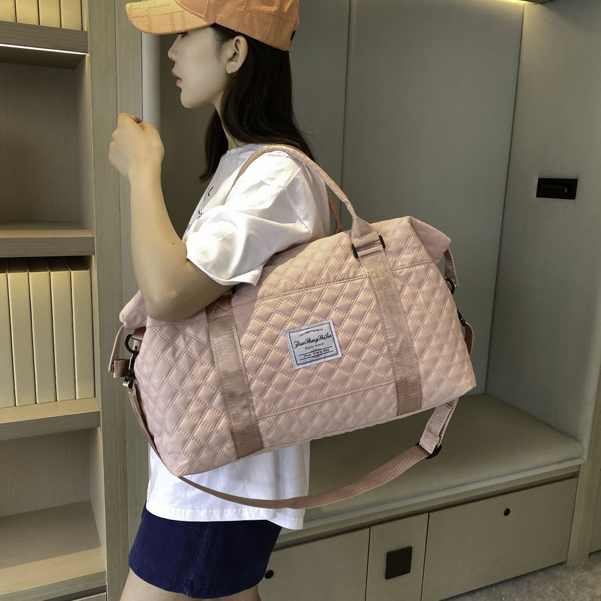 2wayバッグ キルティング加工大容量　ボストンバッグ