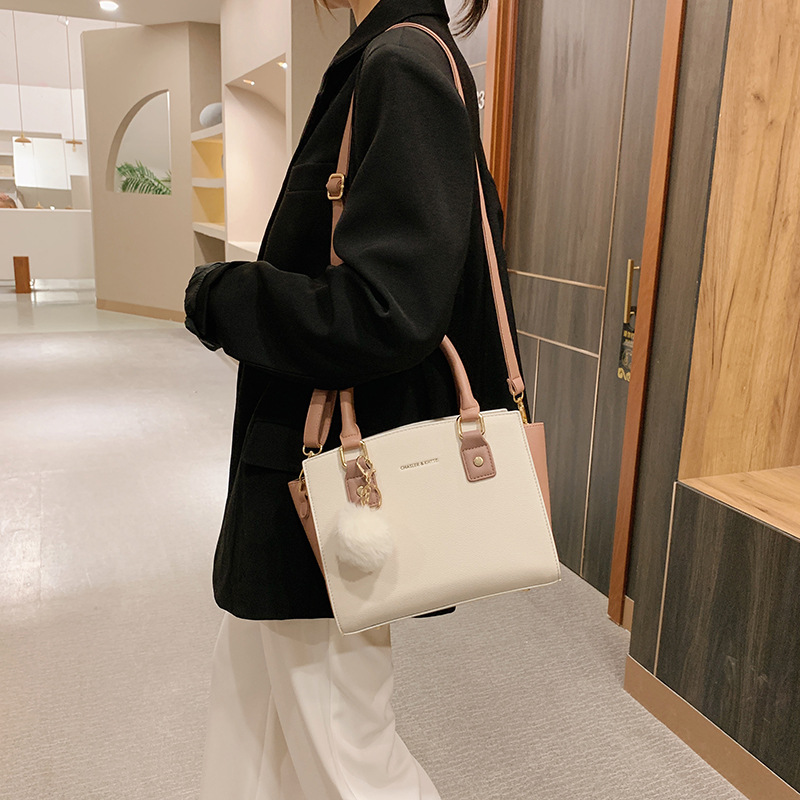 2wayバッグ ファー付き配色ハンドル　ショルダーバッグ