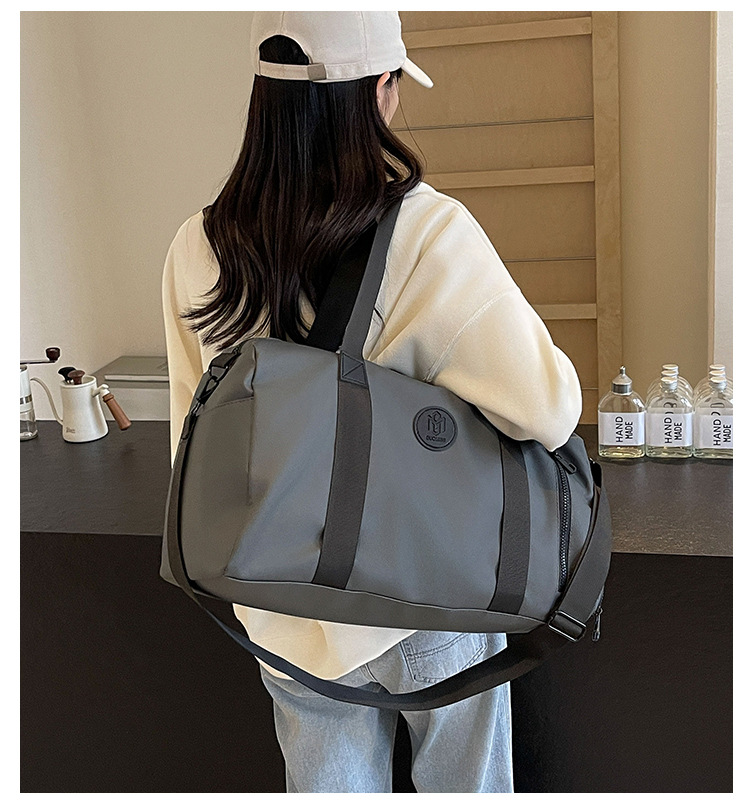 2wayバッグ 多機能ポケット付き軽量　ボストンバッグ