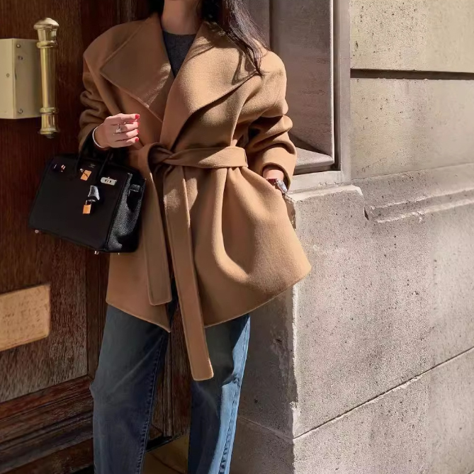 フォーマルカジュアル 通勤用大きめ襟コート厚手暖かい体型カバーゆったり秋冬