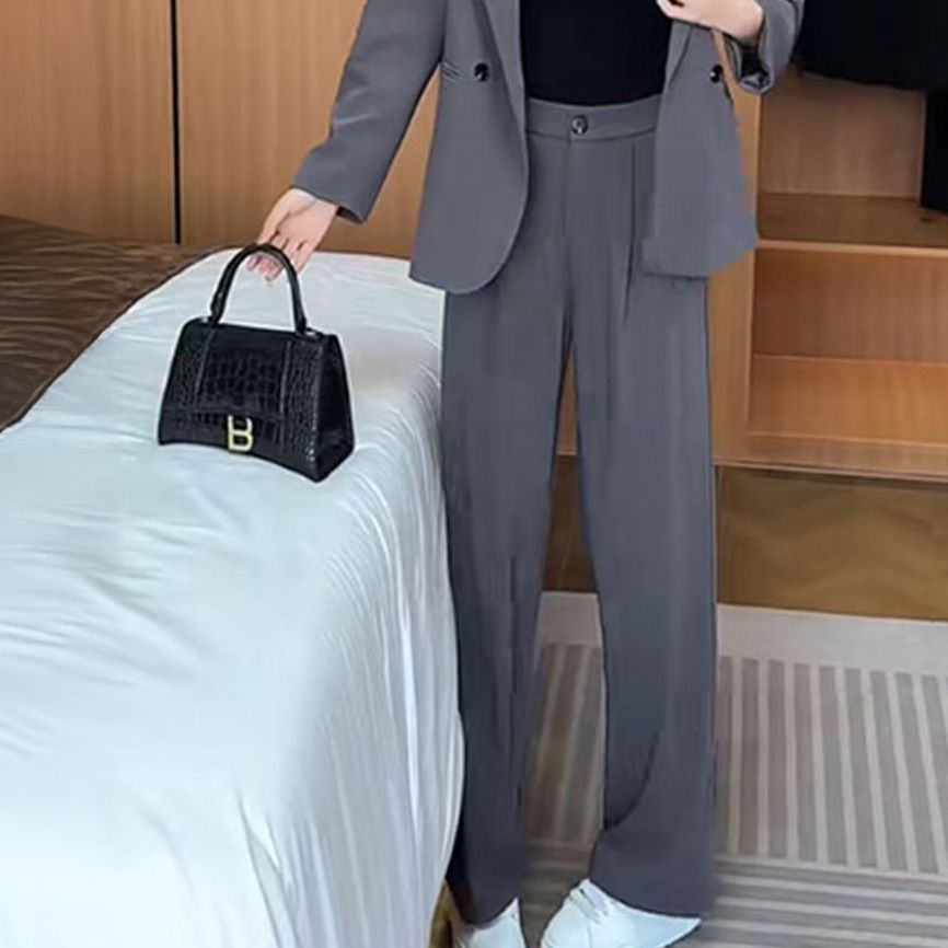 フォーマルカジュアル 洗練ゆったりパンツスーツ