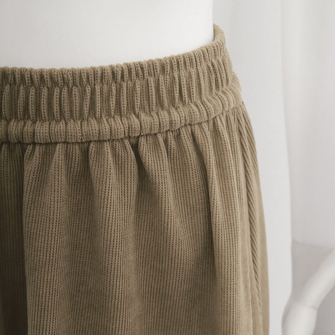 フォーマルカジュアル 通勤用裾広がりフレアスカート膝下丈