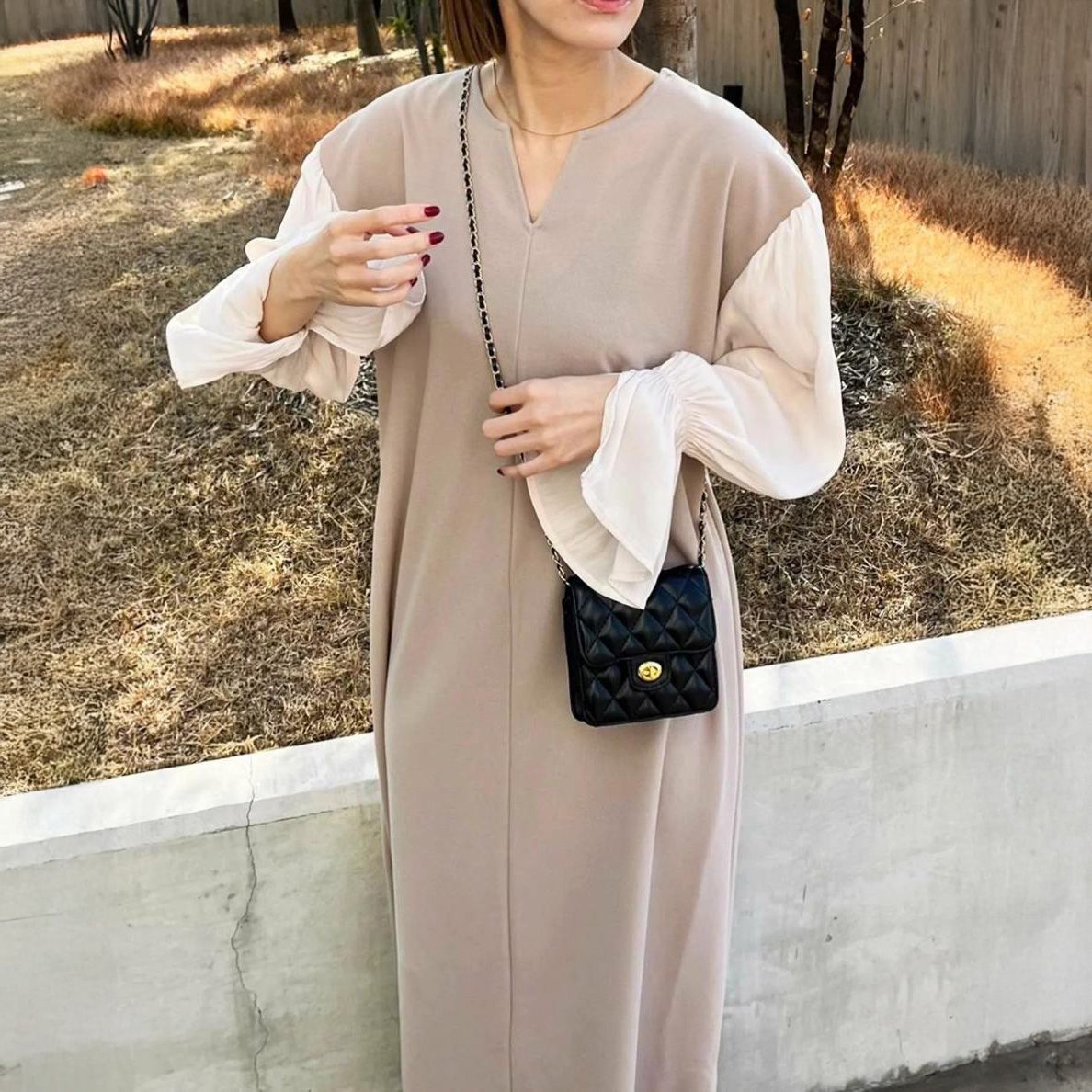 フォーマルカジュアル 通勤用異素材切替ワンピース　ぽわん袖体型カバー