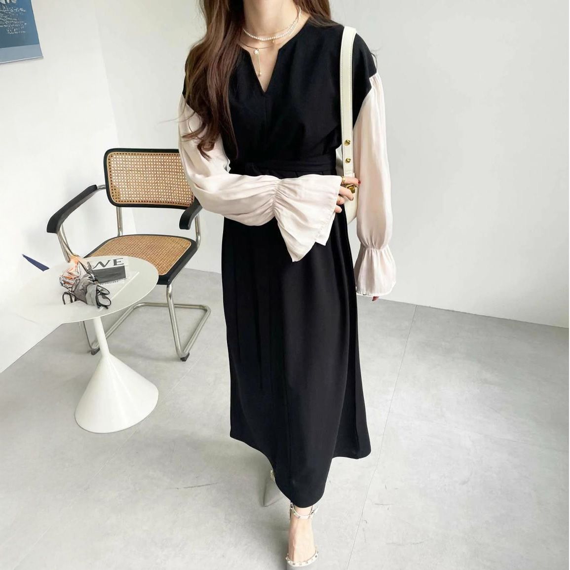 フォーマルカジュアル 通勤用異素材切替ワンピース　ぽわん袖体型カバー