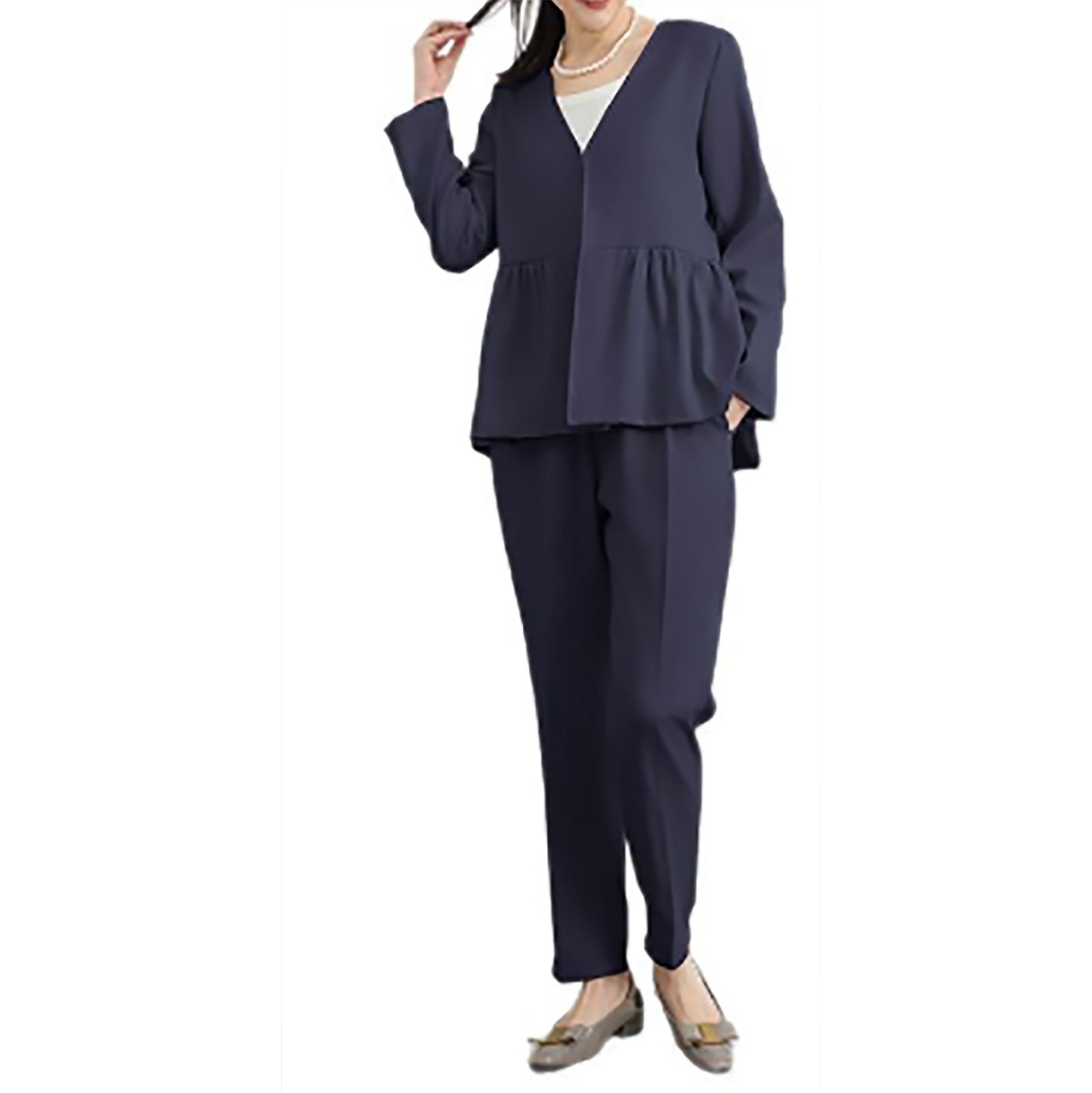 フォーマルカジュアル 卒業式対応 上品な大人のセットアップスーツ 体型隠し効果付き
