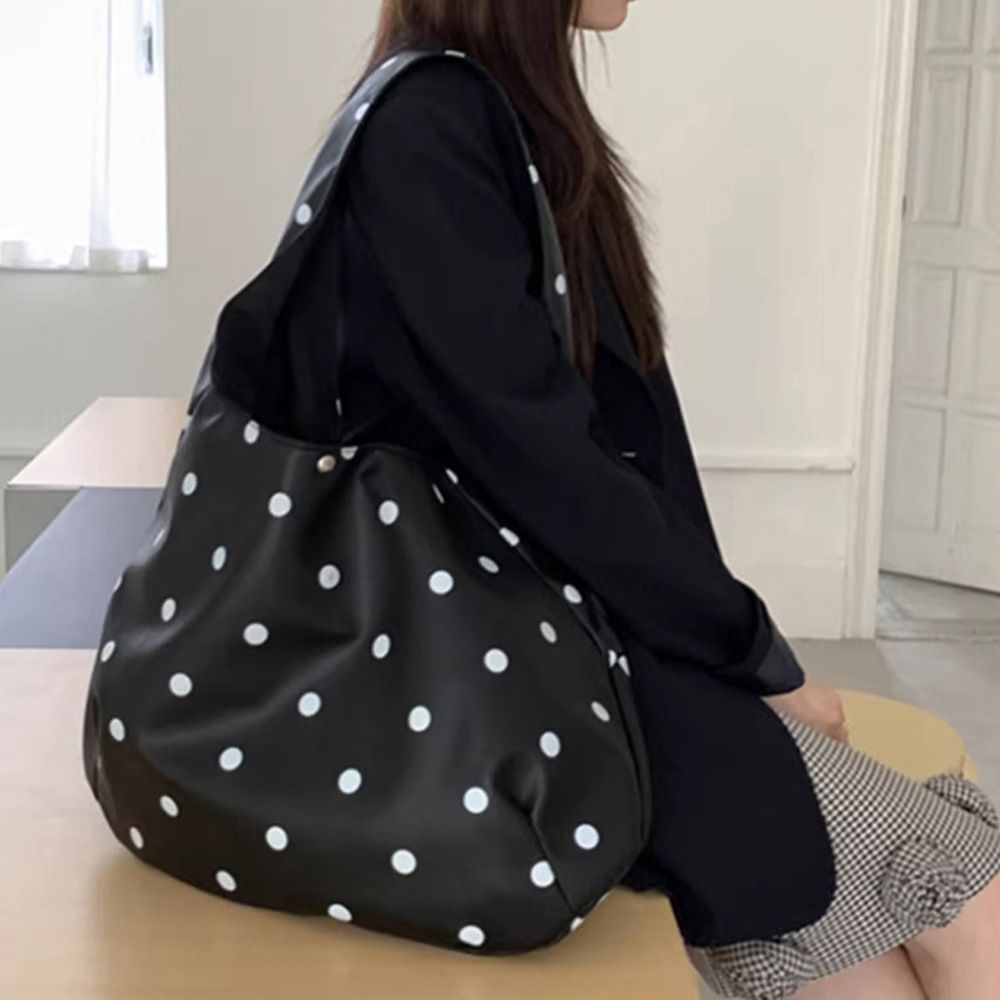 フォーマルカジュアル 参観日に最適 水玉柄ホーボーバッグ 肩掛け鞄