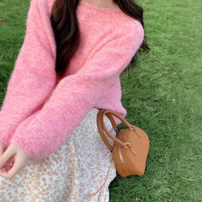 フォーマルカジュアル 参観日対応 上品ニットセーター 丸首長袖 無地きれいめ