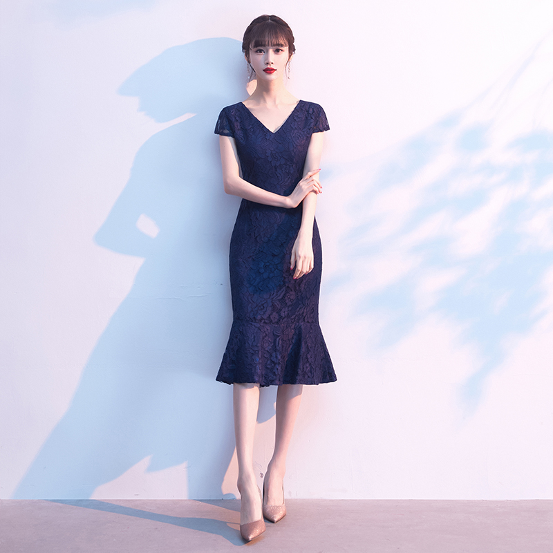 フォーマルカジュアル 優美な佇まい レース裾フレアワンピース
