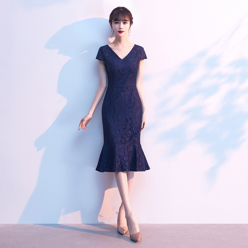 フォーマルカジュアル 優美な佇まい レース裾フレアワンピース