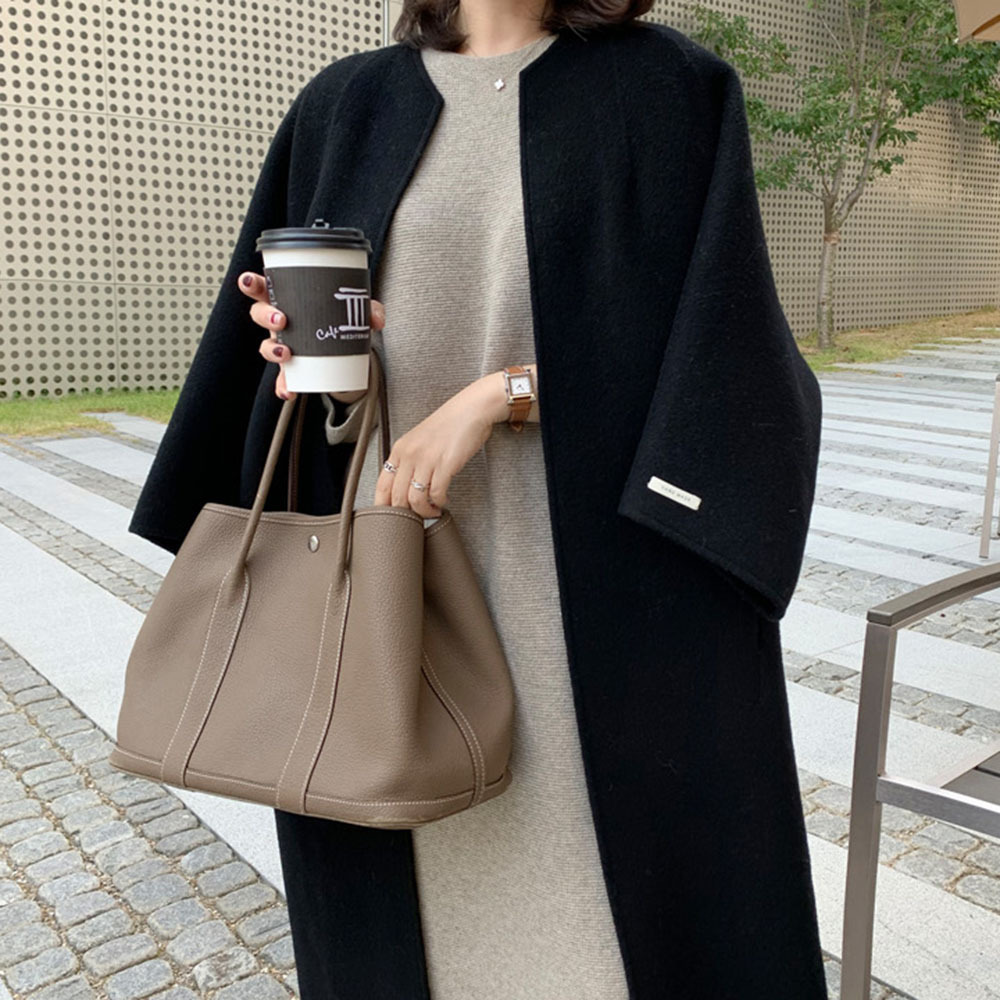 フォーマルカジュアル 通勤用大人上品なノーカラーコート　ゆったり　体型カバー