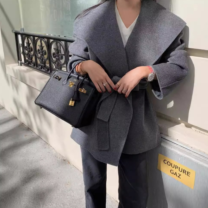 フォーマルカジュアル 通勤用大きめ襟コート厚手暖かい体型カバーゆったり秋冬