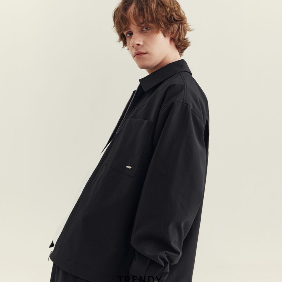 メンズ 黒 ファッション ミニマルシルエットジップジャケット