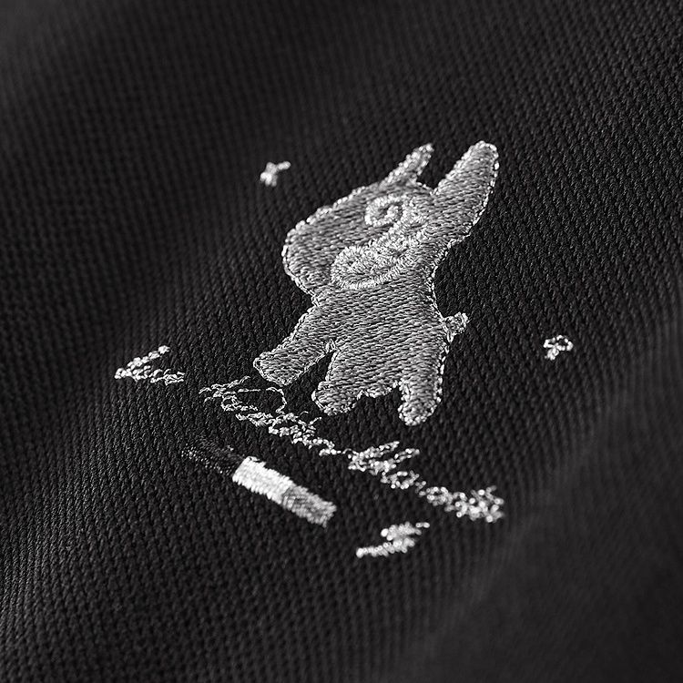 メンズ 黒 ファッション 洗練された小紋刺繍入り半袖ポロシャツ