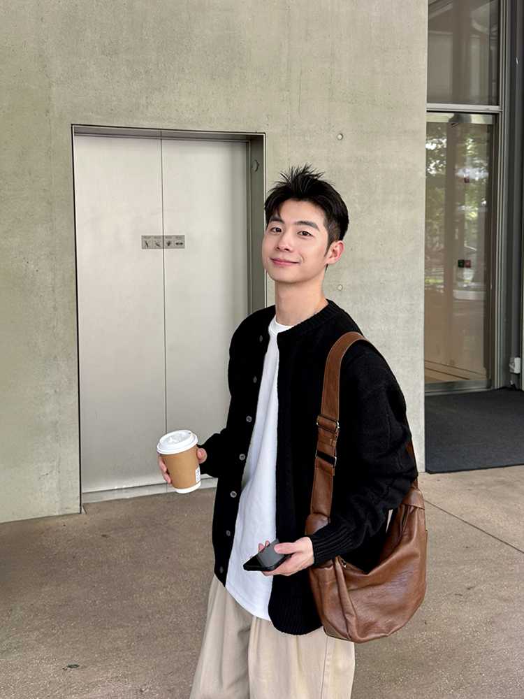 カッコよく決まる黒ジャンバー！おしゃれメンズのトレンドコーデ5選