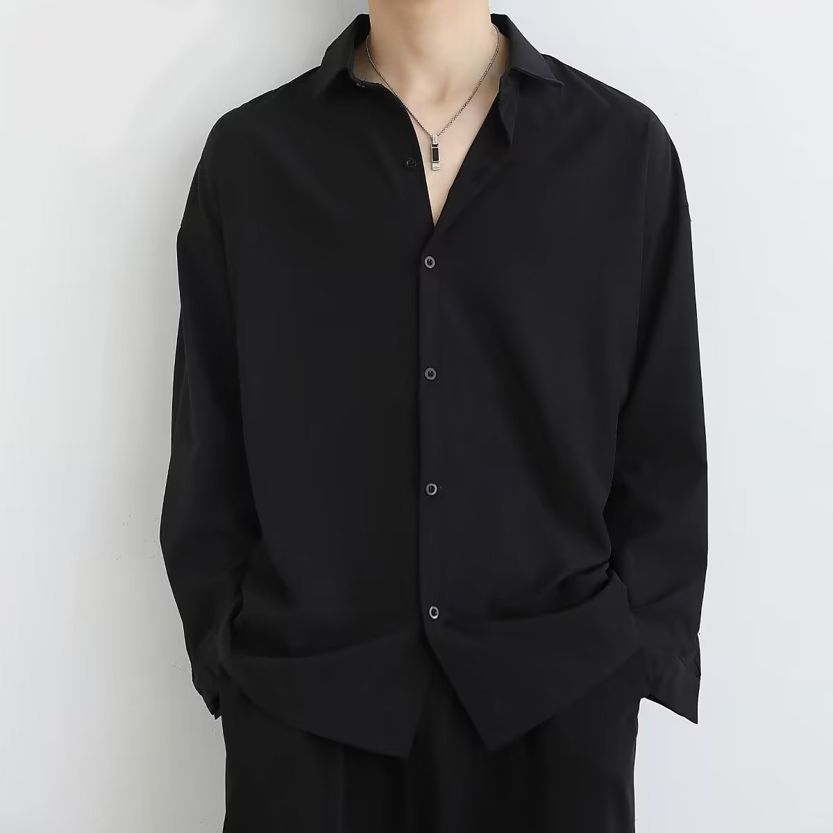 メンズ 黒 ファッション 艶やかシルエット ドレスシャツ