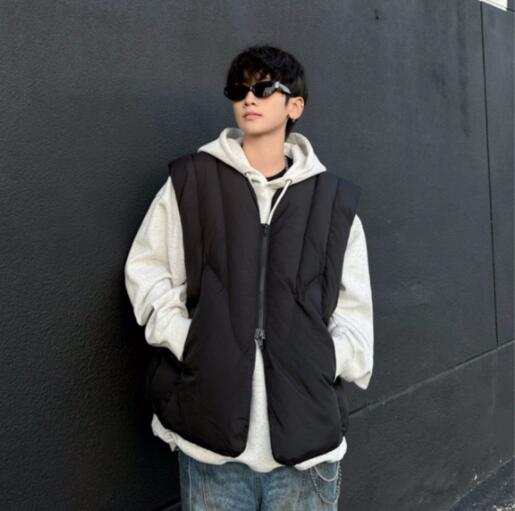 メンズ 黒 ファッション メンズ黒中綿ベスト袖なしアウター防寒