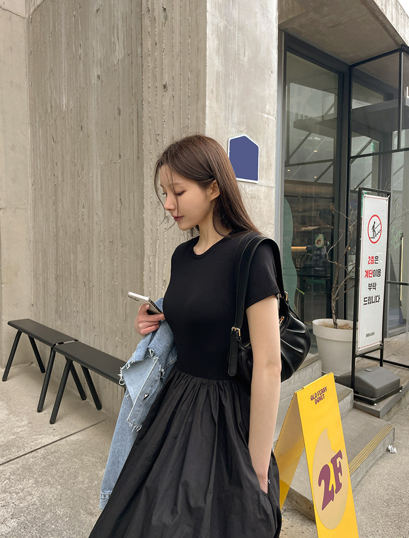 黒ドレス シンプル優美フレアロングワンピース