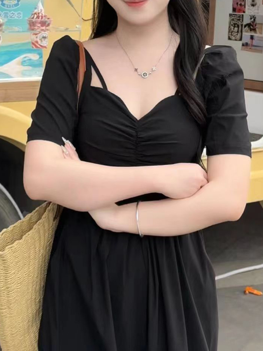 黒ドレス 優美シルエット ハートネックワンピース