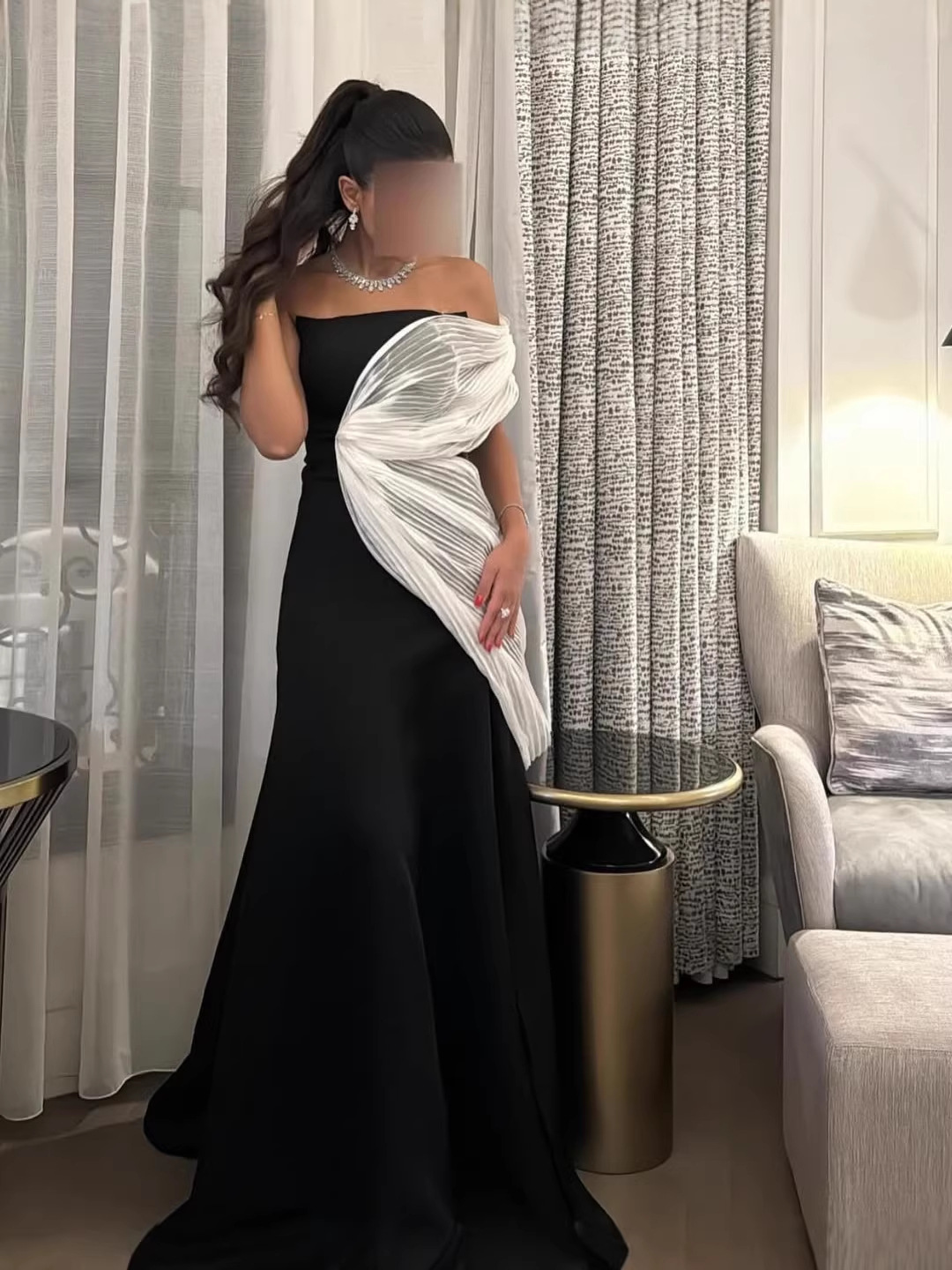 黒ドレス プリーツドレープ オフショルダーマキシドレス