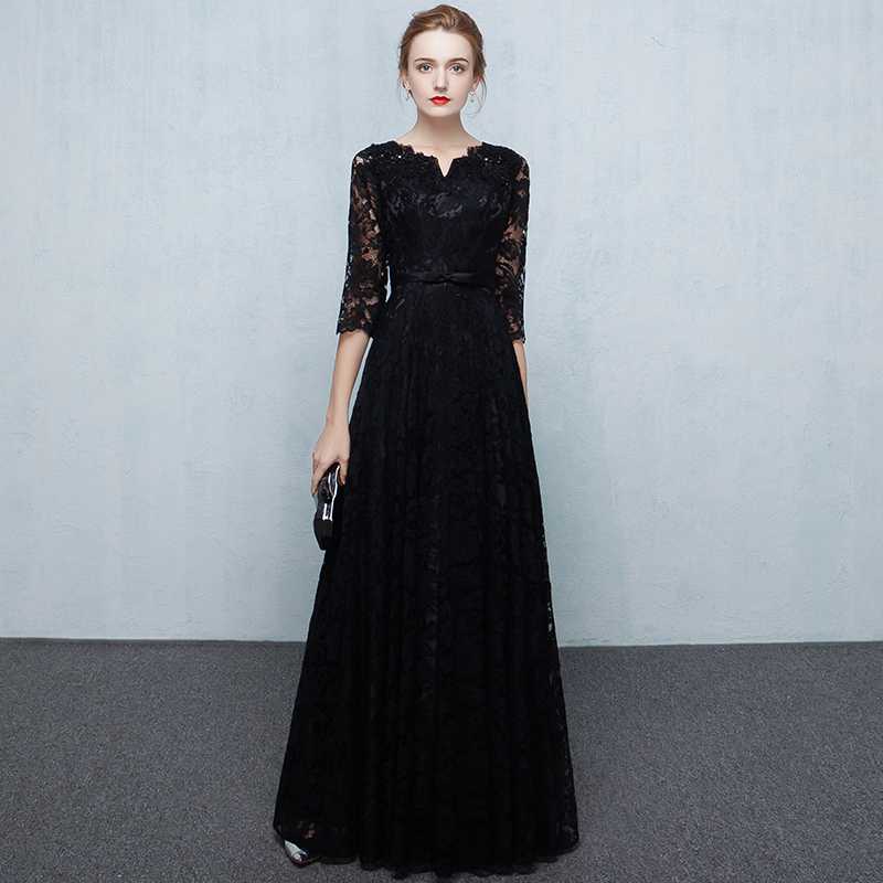 結婚式で特別な瞬間を演出！黒レースドレス10選