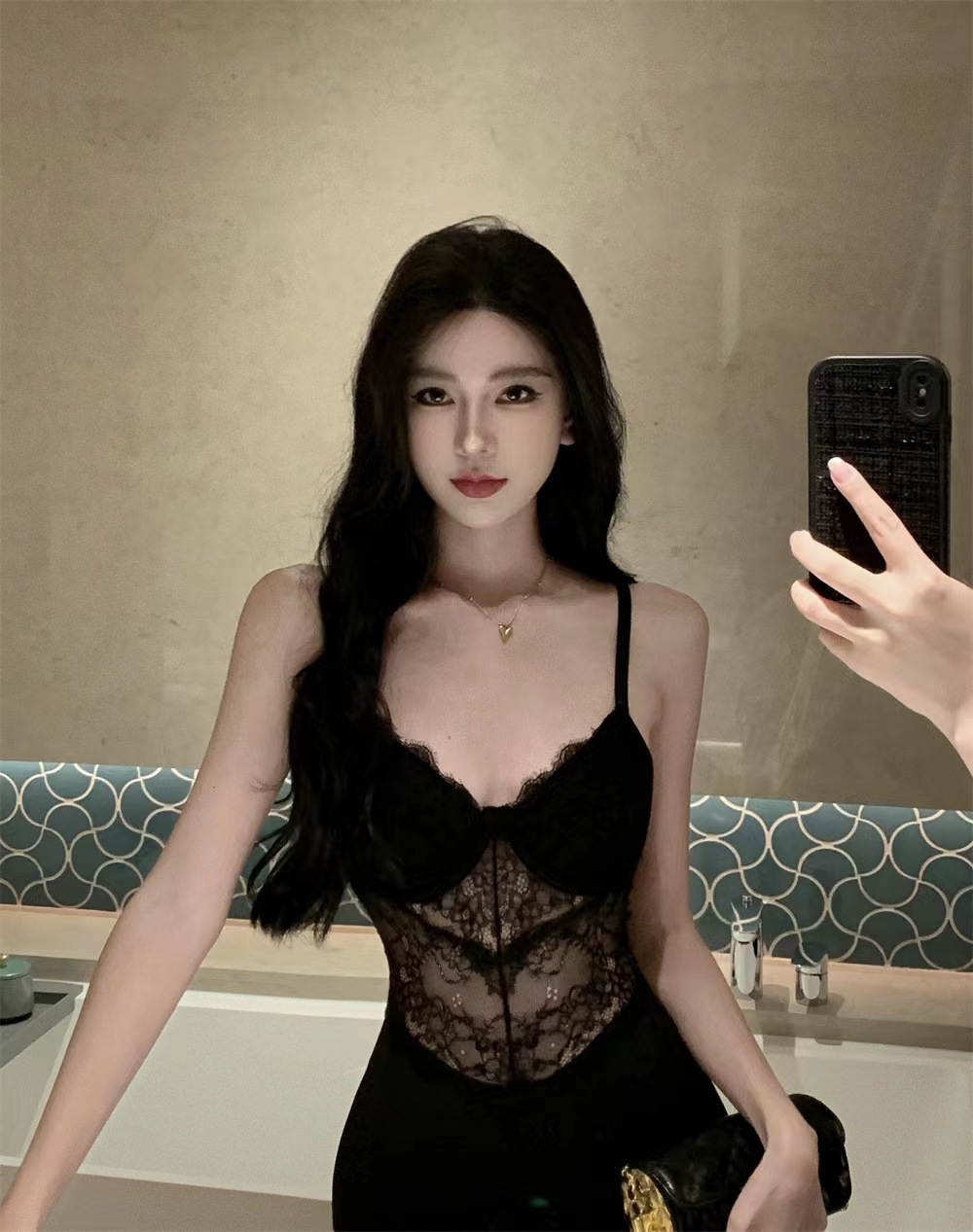 https://fulmo-img-server.com/noirkloris/243ed3ef-561c-4d35-ad61-1ebdf0671bdf.jpg