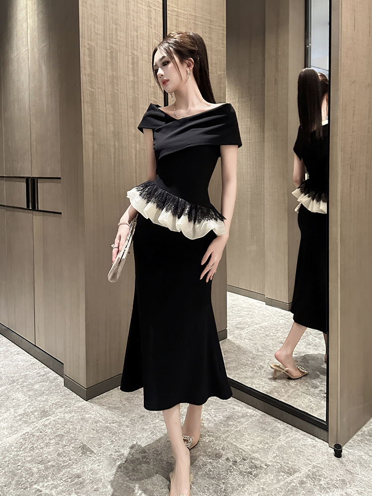 黒ドレス オフショルダーフリルペプラムドレス