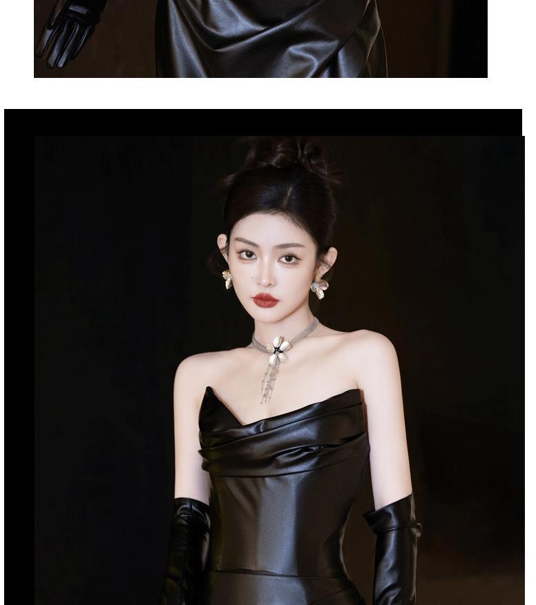 黒ドレス 光沢感ある優雅なドレープロングドレス