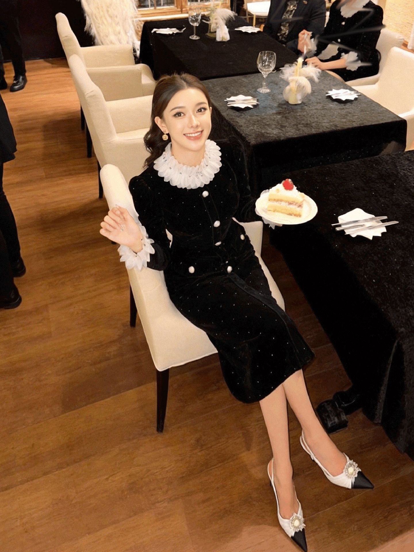 https://fulmo-img-server.com/noirkloris/48f3dff4-2dc8-4737-861f-9d9d4b0d4a0d.jpg