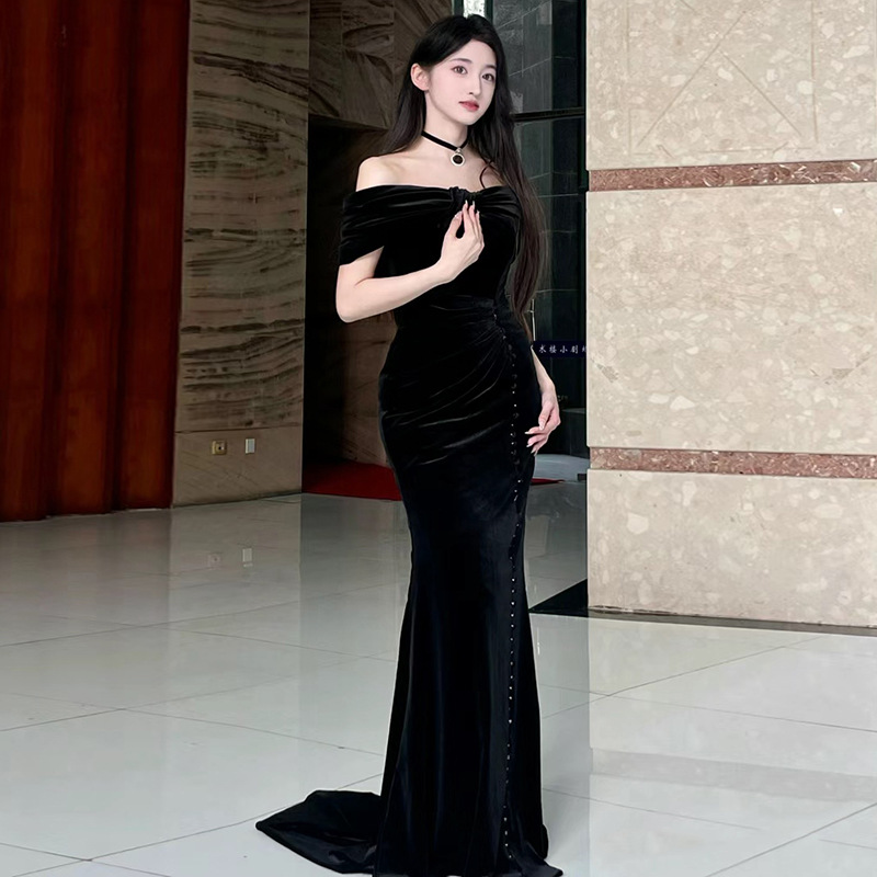 https://fulmo-img-server.com/noirkloris/64d15995-dfde-4055-bbfb-b1fea794247a.jpg