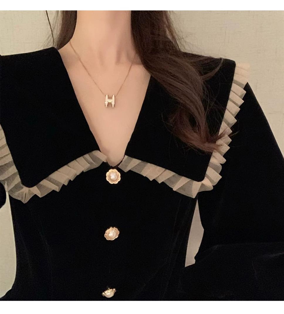 黒ドレス パフスリーブベルベットワンピース