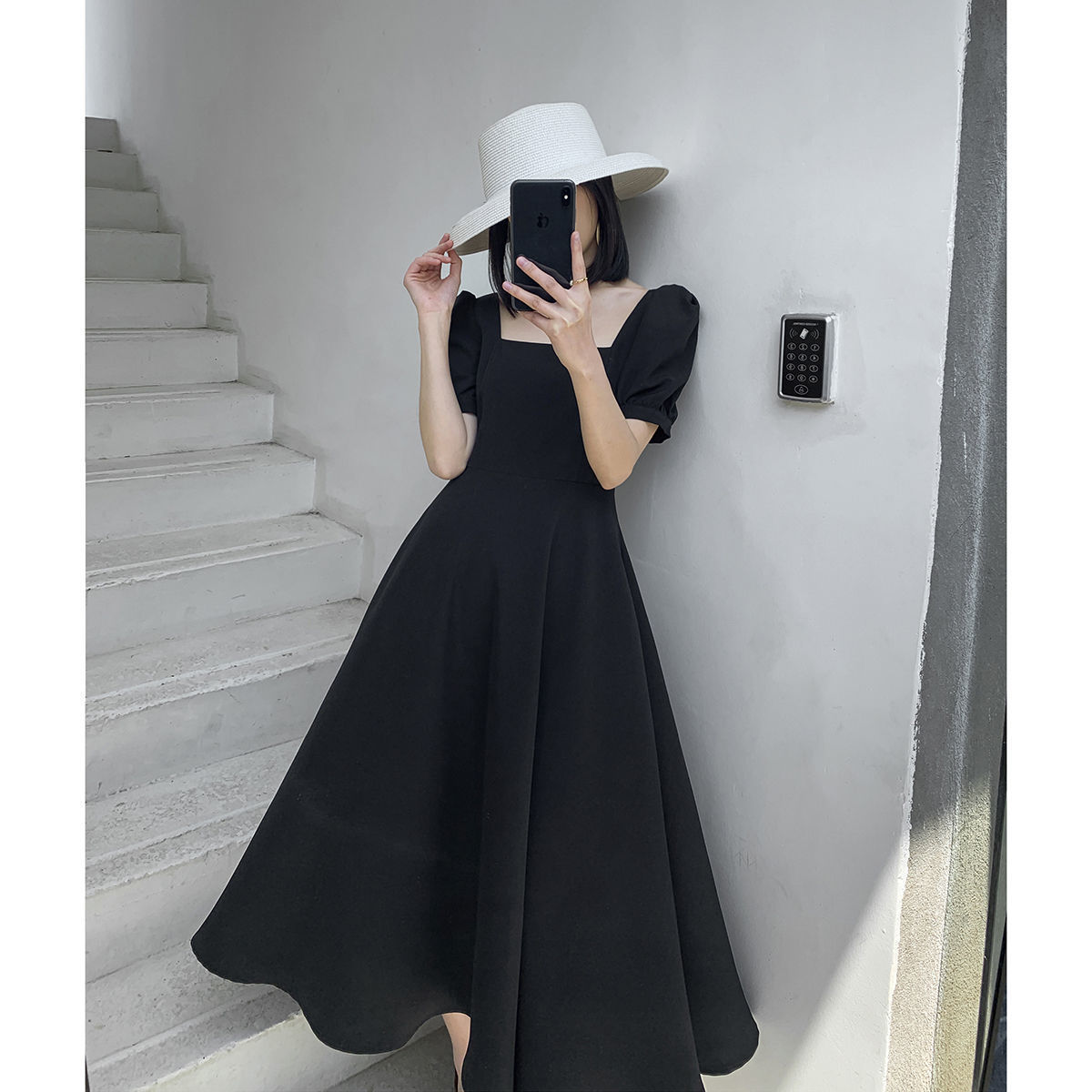 黒ドレス スクエアネックパフスリーブワンピース