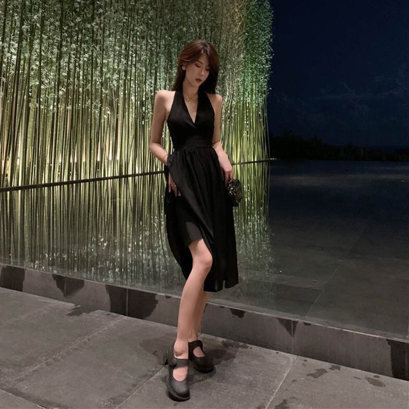 黒ドレス ロング丈 ホルターネック優美ロングドレス