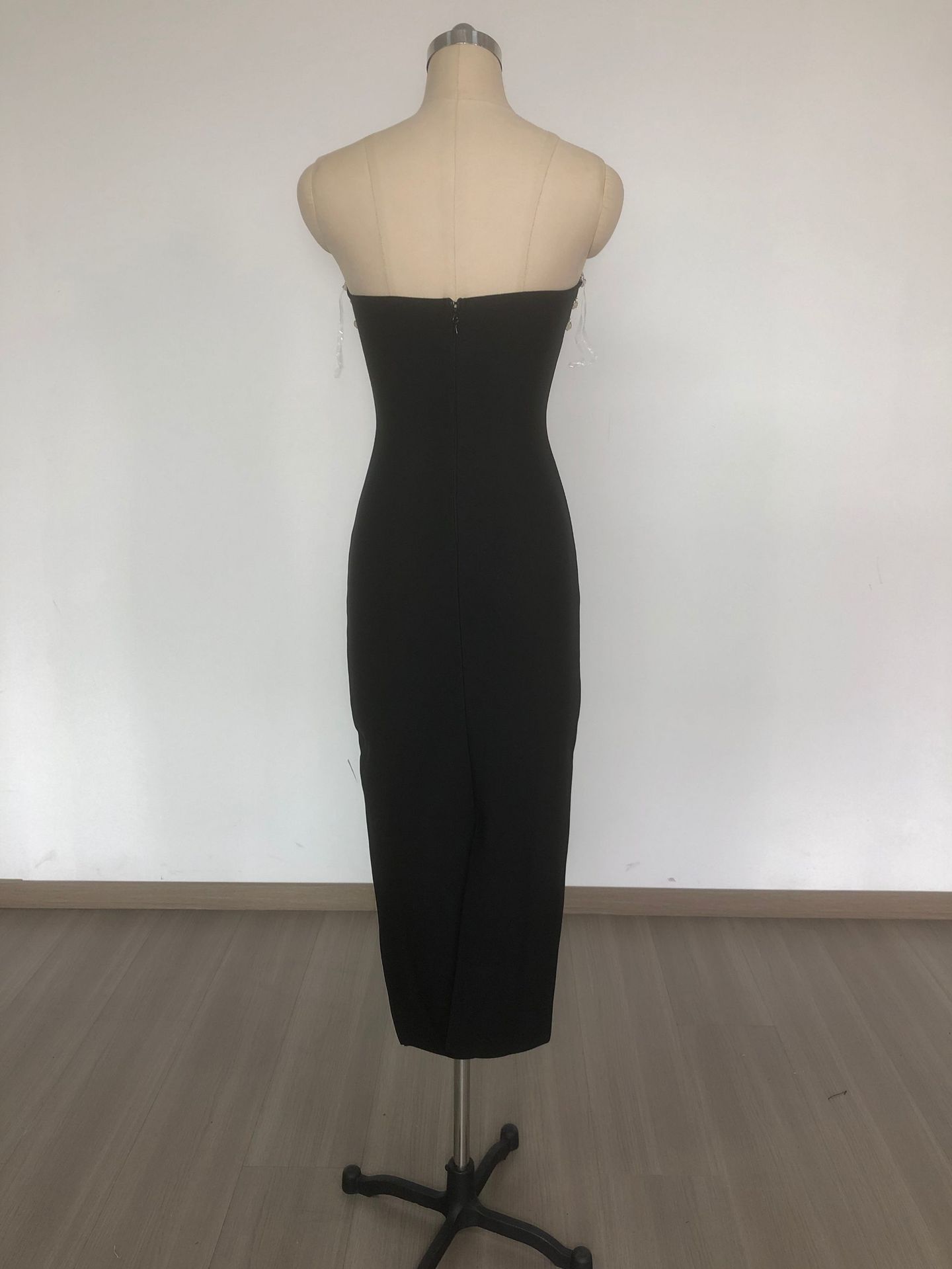 黒ドレス ロング 煌めき波線ベアトップロングドレス