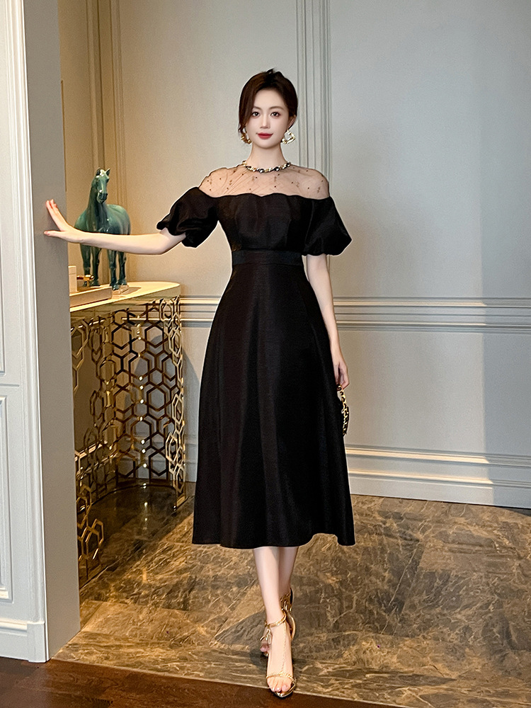 黒ドレス シアーネックレース付きパフスリーブドレス