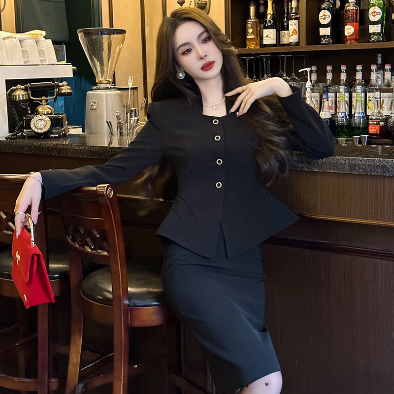 https://fulmo-img-server.com/noirkloris/a0312abf-f59b-4568-9c17-995a8f9e3278.jpg