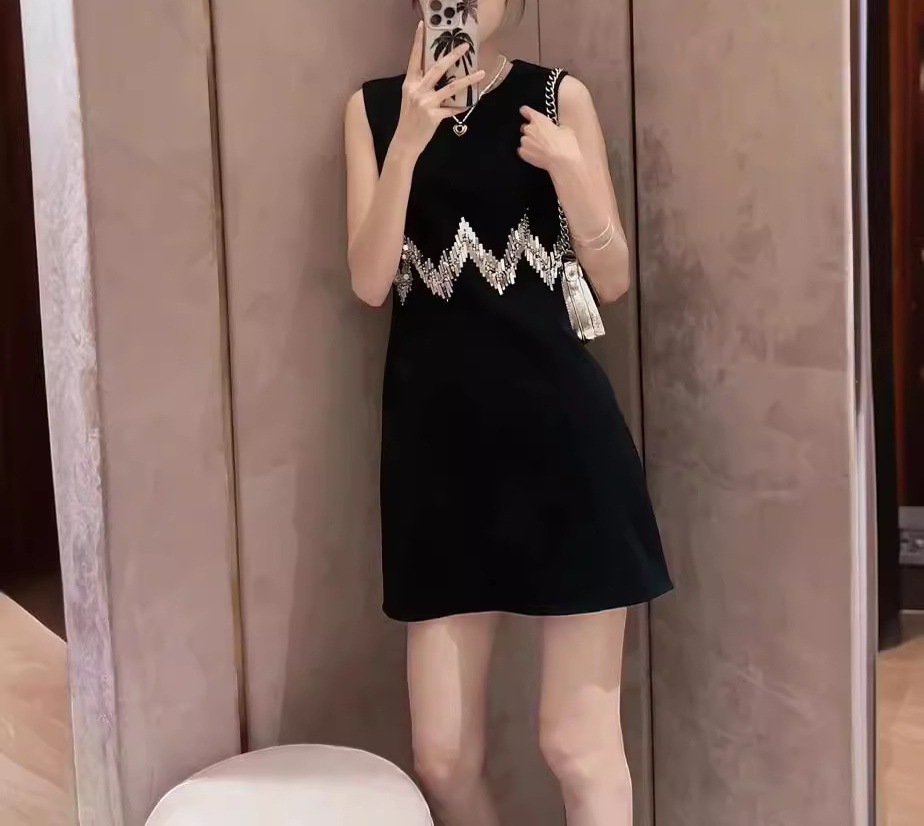 https://fulmo-img-server.com/noirkloris/a9fb9f76-6f49-422d-a3b0-307007646eb1.jpg