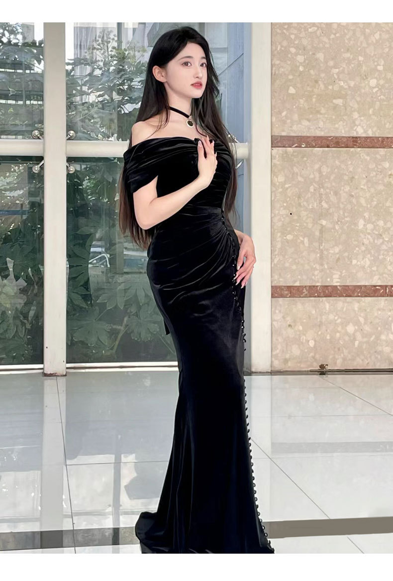 https://fulmo-img-server.com/noirkloris/cafae801-d6a1-46da-81d4-675b2bd6b250.jpg