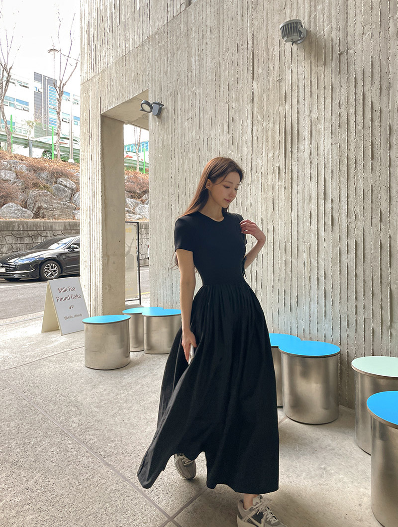 黒ドレス シンプル優美フレアロングワンピース